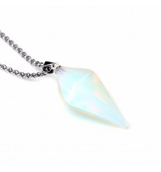 Collier avec pendentif en Opale blanche naturelle style pendule. Amour, sensualité, intuition.